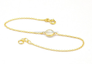 Bracelet de pierres précieuses de pierre de lune arc-en-ciel blanc classique plaqué or forme ronde bijoux faits à la main avec cadeau de chaîne réglable - Product Image 4