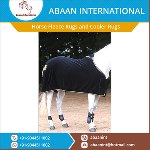 Couverture de cheval en polaire premium, légère et respirante, avec sangles de poitrail réglables - Product Image 3