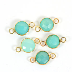 Aqua Chalcedony 10มม. รอบขอบอัญมณีเสน่ห์เชื่อมต่อคู่ห่วงชุบทอง - Product Image 5