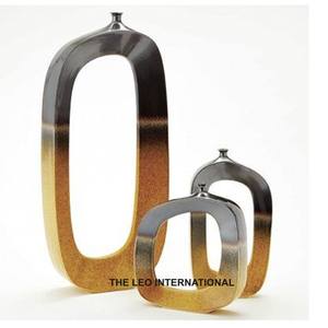 Metal de aluminio Forma única Plata Oro Acabado Florero Estilo de lujo Aspecto moderno Mesa Flores Decoración Florero - Product Image 1