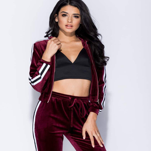 Crop Top Velour Chándales Mujer con raya lateral 2 piezas - Product Image 1