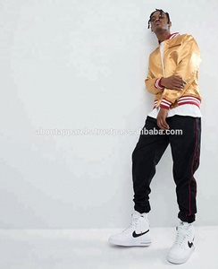 แจ็คเก็ตบอมเบอร์ผ้าซาตินไหมสำหรับผู้ชายไซส์ใหญ่ ฤดูหนาว 2022 กันลม ซิป ผ้าถัก ปรับแต่งได้ สีทอง ขายดี - Product Image 4