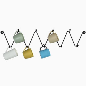 Montado en la pared de hierro taza estante - Product Image 1