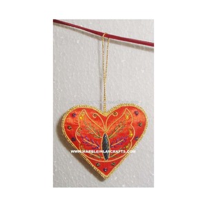 Adornos Navideños Colgantes Bordados a Mano con Hilo Zari - Product Image 1