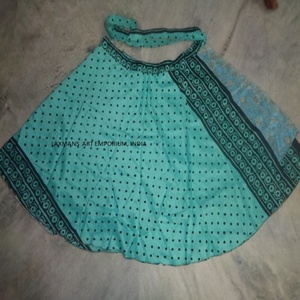 Jupes portefeuille mode d'été pour femmes, nouvel arrivage, taille moyenne, soie imprimée multicolore, approvisionnement en gros direct d'Inde - Product Image 2