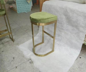 Taburete Industrial de barra de Metal con cojín - Product Image 1