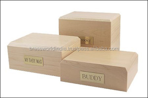 Madera Natural tallada a mano sólida con diseño de borde, suministros funerarios de urna de madera grande para adultos, Brassworld, India - Product Image 5