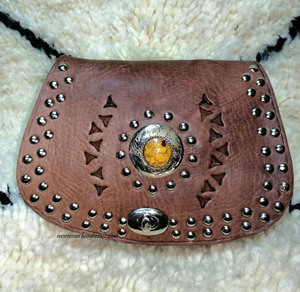 Sac à bandoulière en cuir véritable bohème, artisanat marocain, sac à main pour femme avec fermeture à rabat, motif géométrique, fabriqué au Maroc - Product Image 1
