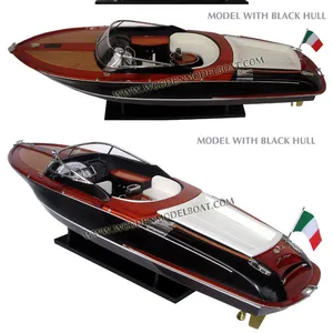 Riva Aquariva Met Zwarte Romp-Houten Craft Boot