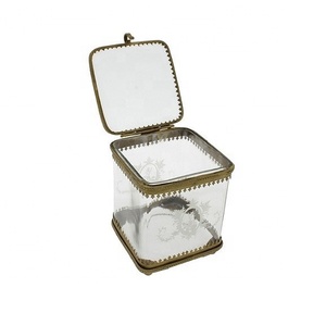 Gravé en verre boîte à bijoux - Product Image 1