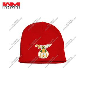 Gorro de punto rojo con emblema de santuario - Product Image 1