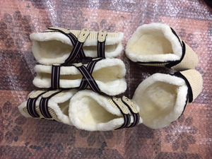 Bottes de protection en tissu de haute qualité pour chevaux de course – Équipement de protection des tendons pour éviter les blessures pendant l'entraînement et la compétition - Product Image 6