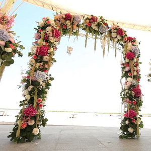 Arche de mariage carrée en métal doré pour les fleurs de mariage - Product Image 4