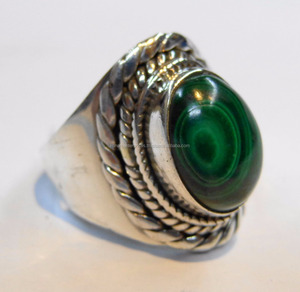 แหวนเงินแท้ 925 ประดับด้วยมาลาไคต์ธรรมชาติ งานแฮนด์เมดจากเนปาล ราคาส่งจากโรงงาน - Product Image 6