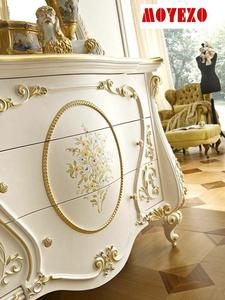 Luxe Classique Ensemble de Chambre À Coucher En Bois - Product Image 2