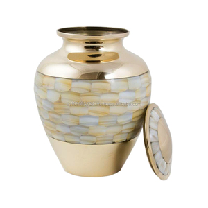 Urnes funéraires décoratives écologiques en laiton Amson pour cendres humaines, design nacre, finition antique, capacité de 200 pouces cubes - Product Image 2