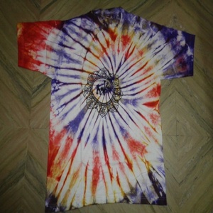 Camisetas estampadas multicolor teñidas a mano de algodón para hombre para ropa informal proveedor mayorista de India - Product Image 4