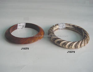 Venta caliente Brazaletes de madera de moda en acabado polaco y antiguo Brazalete de madera elegante en precio al por mayor - Product Image 3