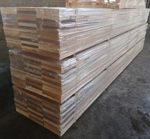 Peldaños de Madera Maciza para Aplicaciones en Almacenes - Product Image 1