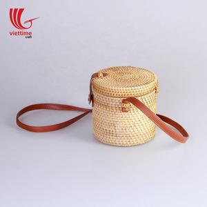 New Arrival 2018 Designer Women's Eco-Friendly <b>Crossbody</b> Bag Cylinder Unique Rattan Bag Handbags <b>Purses</b> From Vietnam Hot Selling - Product Image 3