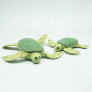 Jouets à mâcher feutrés à la main en laine de Nouvelle-Zélande pour chiens Jouets artisanaux écologiques pour animaux de compagnie du Népal Lot de 50 - Product Image 5