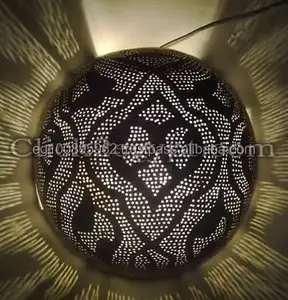 Lampe murale décorative en laiton marocain à mosaïque élégante Zahereen BR376, économie d'énergie, or antique, provenant d'Égypte - Product Image 1