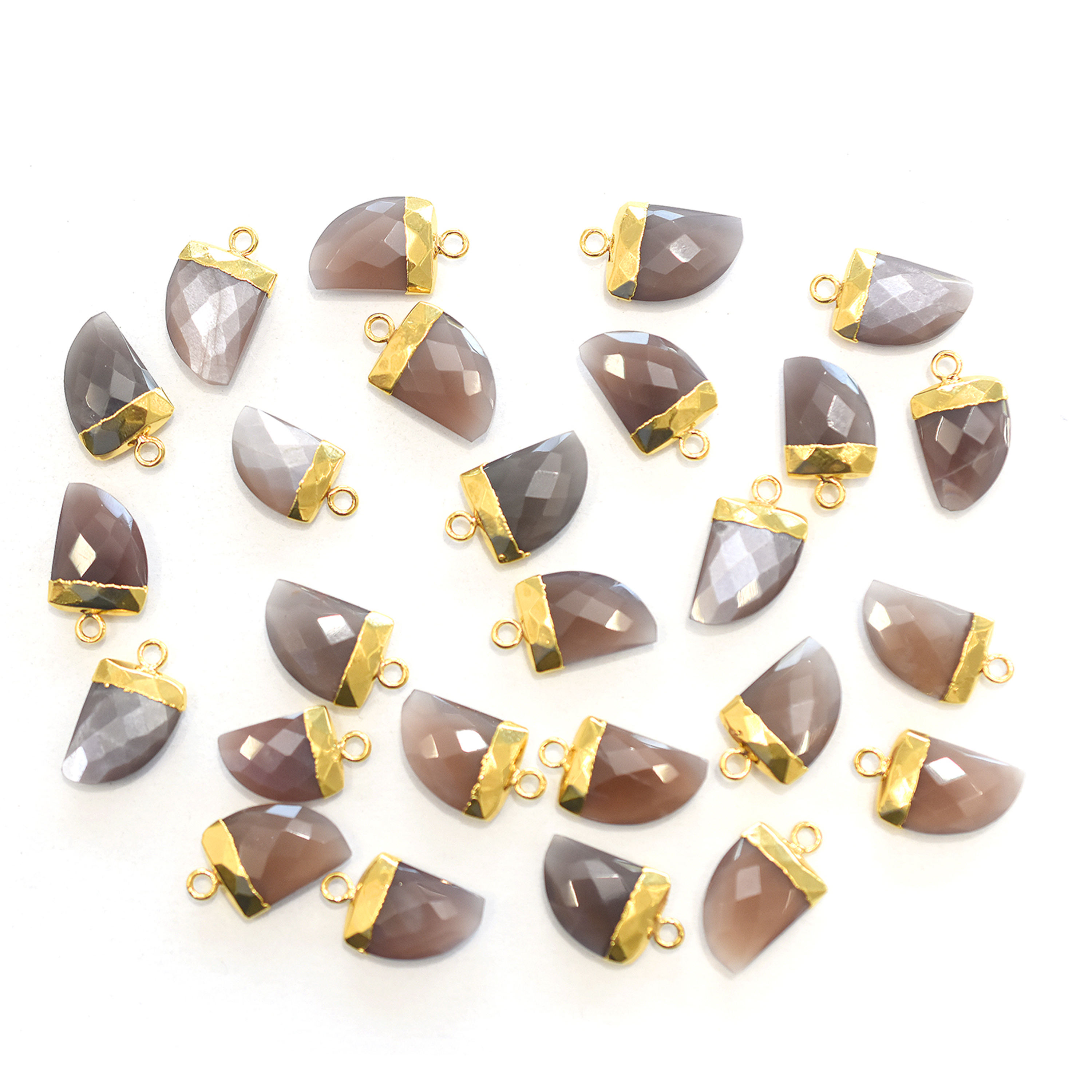 สีน้ำตาล