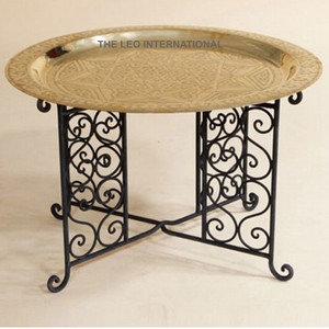Mesa de Centro Moderna y Elegante para Hotel, Muebles de Lujo para Restaurante, Accesorios, Forma Redonda, Superficie Dorada y Base Negra Plateada - Product Image 1