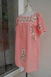 Robe tunique mexicaine en coton brodé à la main pour femmes, robe tunique mexicaine brodée à la main - Product Image 2