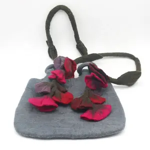 Bolso respetuoso con el medio ambiente para mujer, 100%, lana de Nueva Zelanda, artesanos expertos, uso diario, cierre de cremallera, diseño de hojas de fieltro - Product Image 1