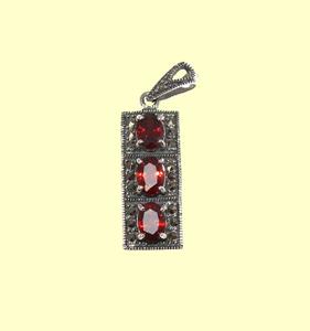 Ensemble de broches en argent Sterling grenat rouge naturel à facettes ovale marcassite pierres précieuses ensemble de bijoux boucle d'oreille pendentif - Product Image 4
