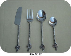 ชุดช้อนส้อมลายปมโลหะ ด้ามจับเคลือบสีดำ สำหรับใช้ในบ้าน โรงแรม และร้านอาหาร - Product Image 4