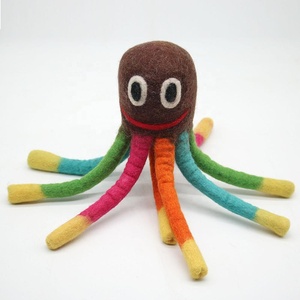 Jouets à mâcher pour animaux de compagnie en feutre écologique, faits à la main par des femmes artisans népalaises, laine de Nouvelle-Zélande, boules de tête d'animaux, cadeau pour les amoureux des chiens - Product Image 3