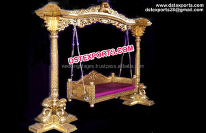 Acheter une Jhula en bois sculpté indien de style Maharaja, balançoire traditionnelle indienne en bois de teck, balançoire en bois d'intérieur pour la maison - Product Image 5