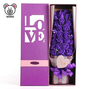 Forever <span class=keywords><strong>Love</strong></span> - Nuevo Ramo de Flores Artificiales de Plástico para San Valentín, Cajas de Regalo Románticas Hechas a Mano, Bonitas Rosas de Jabón Rojas para Niñas, Ramo de Boda - Product Image 2