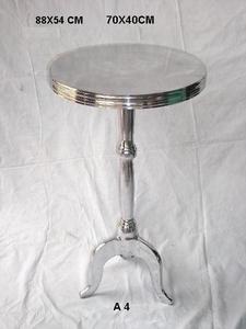 Table en aluminium moulé avec finition miroir et plateau en verre motif en terre cuite Décoration d'intérieur - Product Image 4