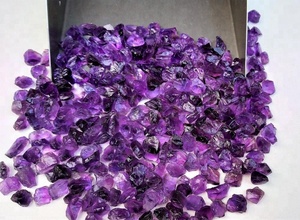 พลอยอเมทิสต์สีฟ้าธรรมชาติขนาด8มม. 50ชิ้นรูปทรงหยาบไม่ผ่านการบำบัดจากอินเดีย - Product Image 2