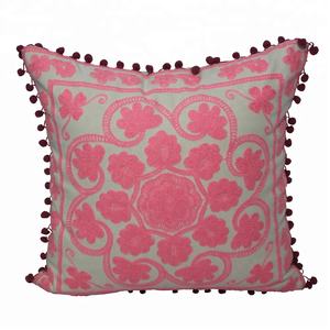 Housse de coussin de designer d'intérieur 45x45cm 2022 Broderie à la main décorative Housse de coussin rose Populaire sur Amazon - Product Image 4