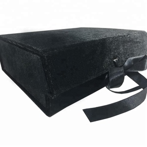 Boîte d'invitation et de présentation en velours noir de luxe - Product Image 3