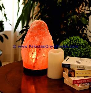 Lampe de sel 100% cristal himayen naturel du Pakistan, 2-3 kg, fait avec des cristaux roses purs - Product Image 3