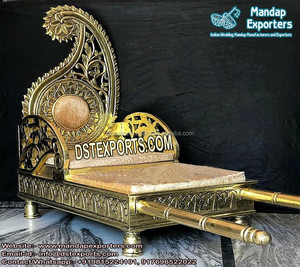 Doli de Boda Estilo Rajwada, Palki de Aspecto Tradicional, Elegante Palanquín de Madera Tallada Dorada para Bodas, Asequible en EE. UU. - Product Image 2