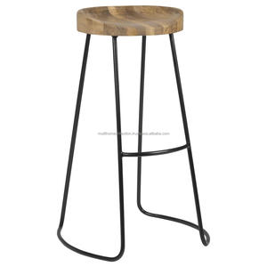 Tabouret de Bar en fer Plateau En Bois - Product Image 1