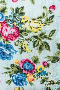 Edredón Kantha Cosido a Mano, Tamaño King, con Estampado Floral Bohemio - Product Image 2