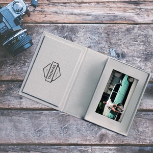 Caja USB de lino gris moderna de alta calidad hecha a mano para fotógrafos - Product Image 6