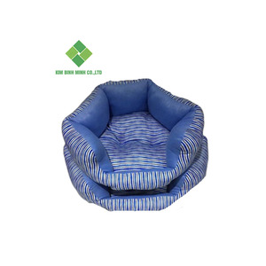 Lit pour chien imperméable antidérapant au design de mode en gros Lit pour animal de compagnie chaud et élégant fabriqué au Vietnam - Product Image 1