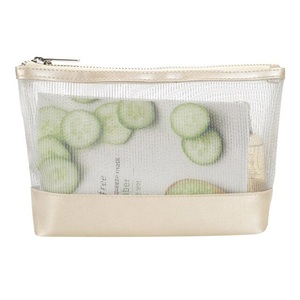 Hermosa bolsa de cosméticos con cremallera negra y transparente de cuero y PVC - Product Image 3