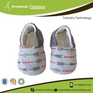 Bottes pour bébé nouveau-né, livraison gratuite, Service OEM, avec étiquette privée, semelle souple 100% en coton biologique, vente en gros - Product Image 5