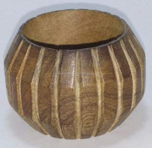 แหวนผ้าเช็ดปากทำจากไม้มะม่วงสไตล์สร้างสรรค์งานแฮนด์เมดเคลือบเงาสำหรับเครื่องใช้บนโต๊ะอาหารงานแต่งงานรุ่นใหม่ - Product Image 3