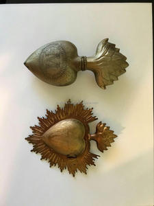 Cœur Sacré en Argent Antique pour la Décoration de la Maison - Product Image 3