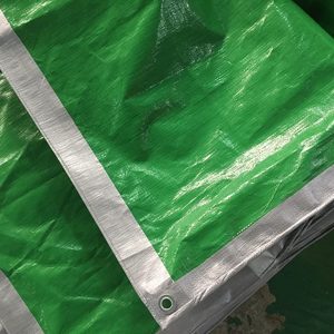 Fabricante superior para 140 GSM PE LONA-LOGOTIPO personalizado COLOR PLATA VERDE-HECHO en VIETNAM-FORMA DE ROLLO-MERCADO DE MYANMAR - Product Image 2